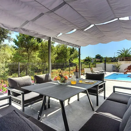 Moderne Mit Privatem Pool, Sonnenterrasse Nur 2 Km Vom * Medulin