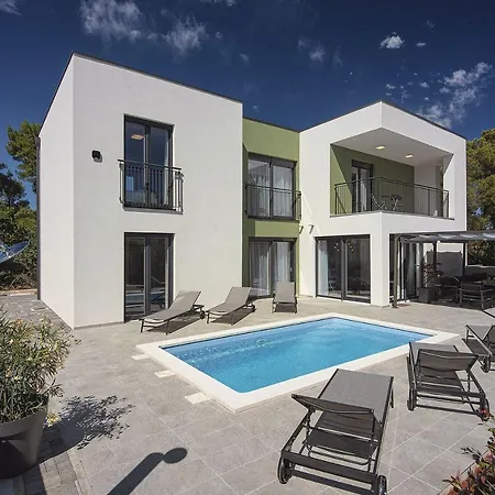 Moderne Mit Privatem Pool, Sonnenterrasse Nur 2 Km Vom *