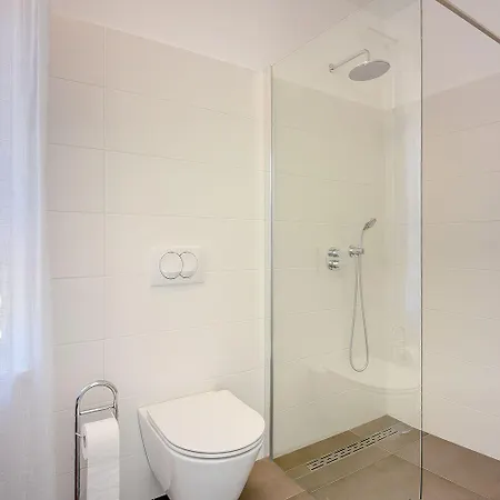 Moderne Mit Privatem Pool, Sonnenterrasse Nur 2 Km Vom Vakantiehuis *