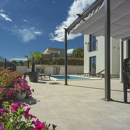 Moderne Mit Privatem Pool, Sonnenterrasse Nur 2 Km Vom * Medulin