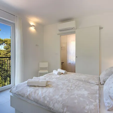 Moderne Mit Privatem Pool, Sonnenterrasse Nur 2 Km Vom Vakantiehuis *