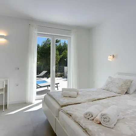 Moderne Mit Privatem Pool, Sonnenterrasse Nur 2 Km Vom Vakantiehuis Medulin