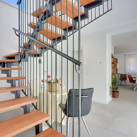 Moderne Mit Privatem Pool, Sonnenterrasse Nur 2 Km Vom *