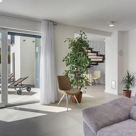 Vakantiehuis Moderne Mit Privatem Pool, Sonnenterrasse Nur 2 Km Vom *