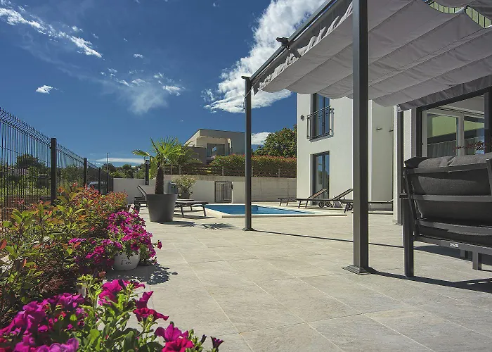 Moderne Mit Privatem Pool, Sonnenterrasse Nur 2 Km Vom * Medulin