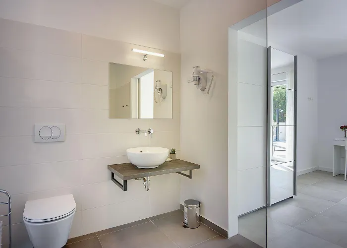 Moderne Mit Privatem Pool, Sonnenterrasse Nur 2 Km Vom Semesterbostad