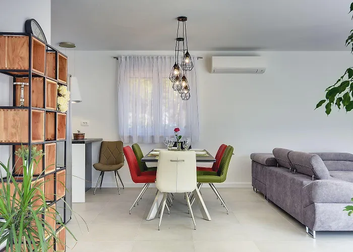 Semesterbostad Moderne Mit Privatem Pool, Sonnenterrasse Nur 2 Km Vom *