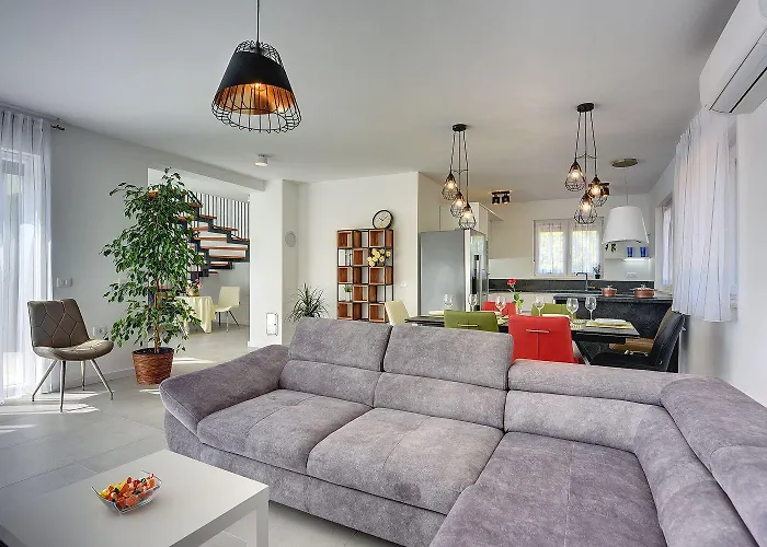 Moderne Mit Privatem Pool, Sonnenterrasse Nur 2 Km Vom * Medulin