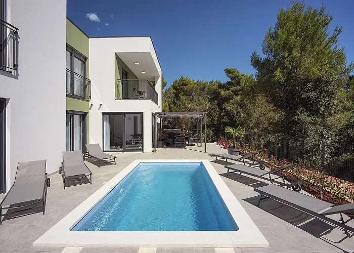 Semesterbostad Moderne Mit Privatem Pool, Sonnenterrasse Nur 2 Km Vom
